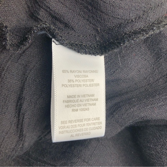 Black Long Sleeve Pleaded Loose Fit Top - Picture 11 of 12